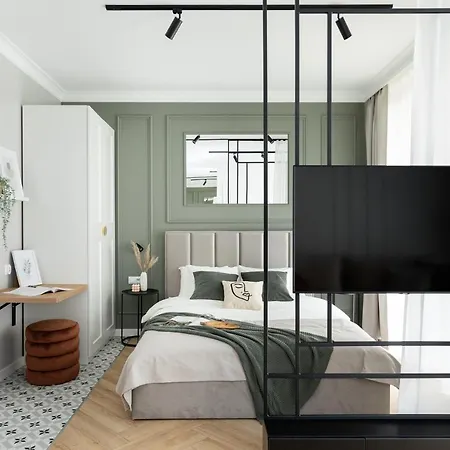 #2 Olive Center Free Garage アパート