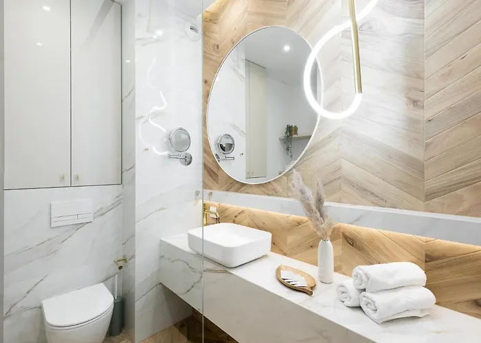 #2 Olive Center Free Garage *