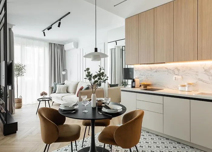 #2 Olive Center Free Garage *