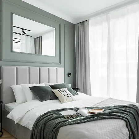 #2 Olive Center Free Garage *